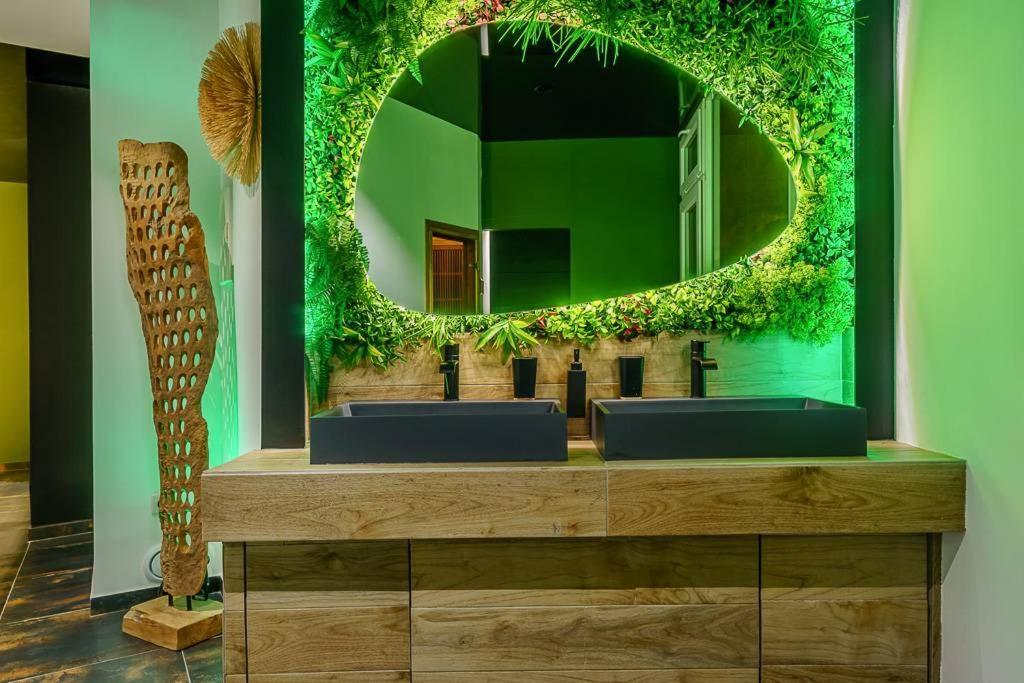 Evasion Antillaise Hotel Marseille Bagian luar foto