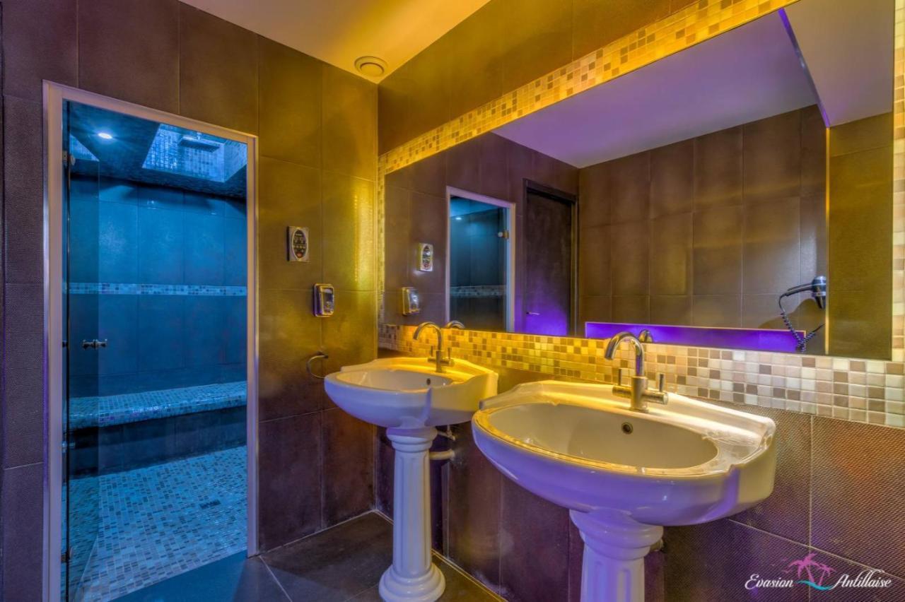Evasion Antillaise Hotel Marseille Bagian luar foto